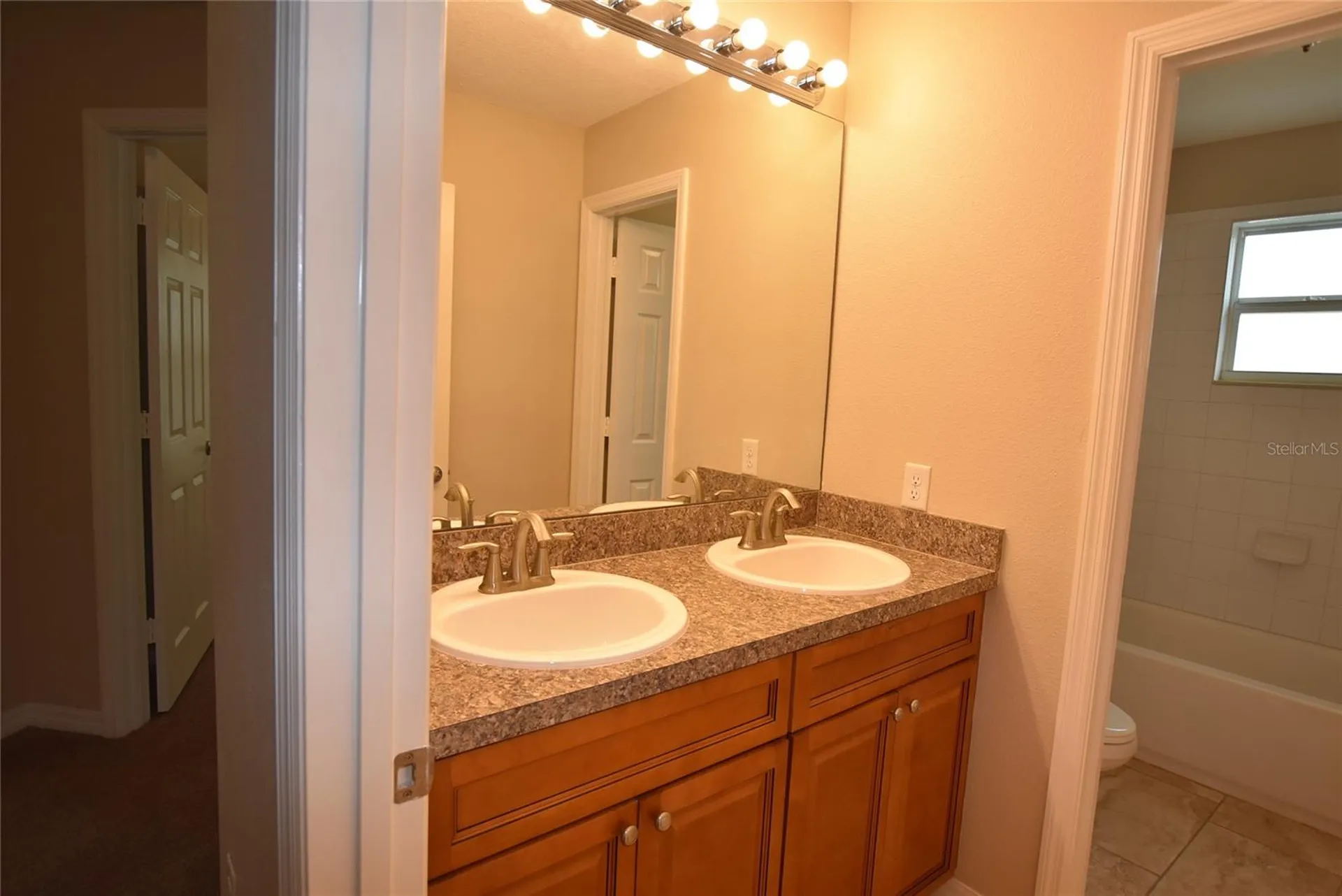 527 Bristol Circle Kissimmee FL 34758