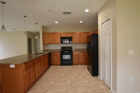 527 Bristol Circle Kissimmee FL 34758