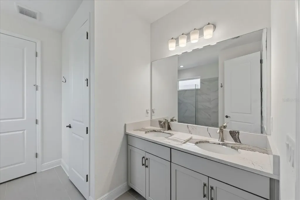 16929 Seraphic Trail Bradenton FL 34211