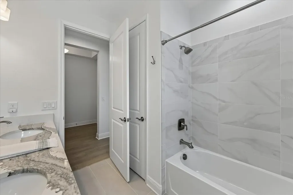 16929 Seraphic Trail Bradenton FL 34211