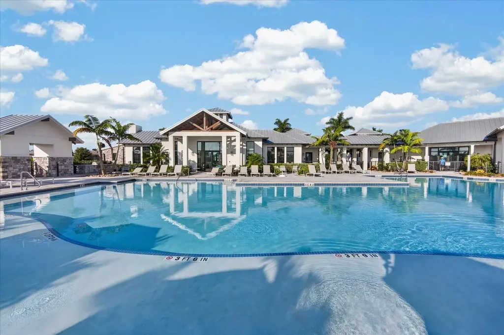 16929 Seraphic Trail Bradenton FL 34211