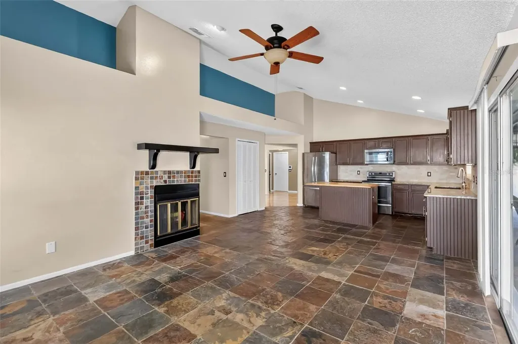 2738 Foxwood Court Orlando FL 32818