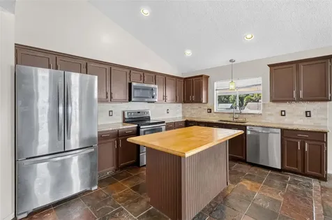 2738 Foxwood Court Orlando FL 32818