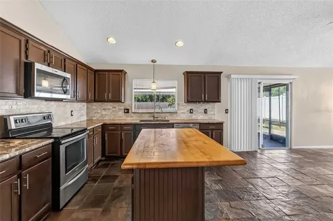 2738 Foxwood Court Orlando FL 32818