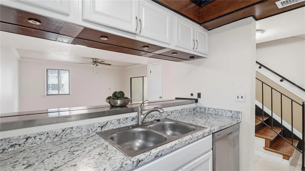 1412 Oak Place Apopka FL 32712