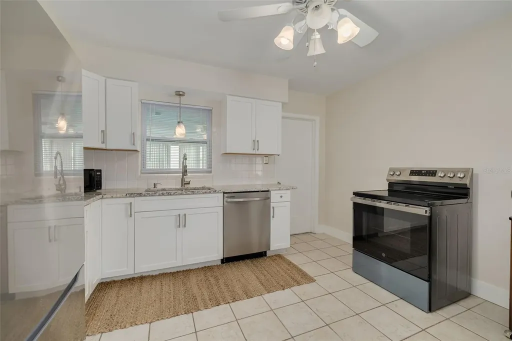 531 75th Avenue N St Petersburg FL 33702