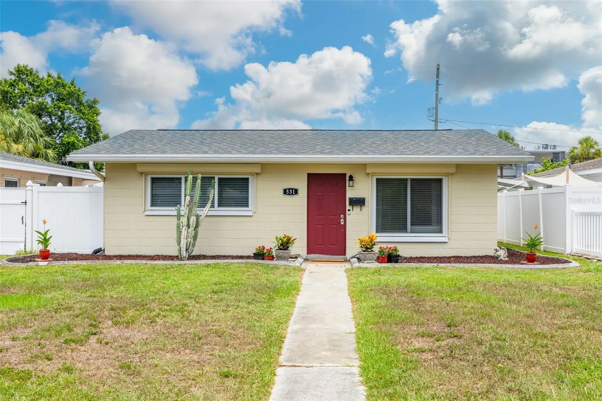 531 75th Avenue N St Petersburg FL 33702