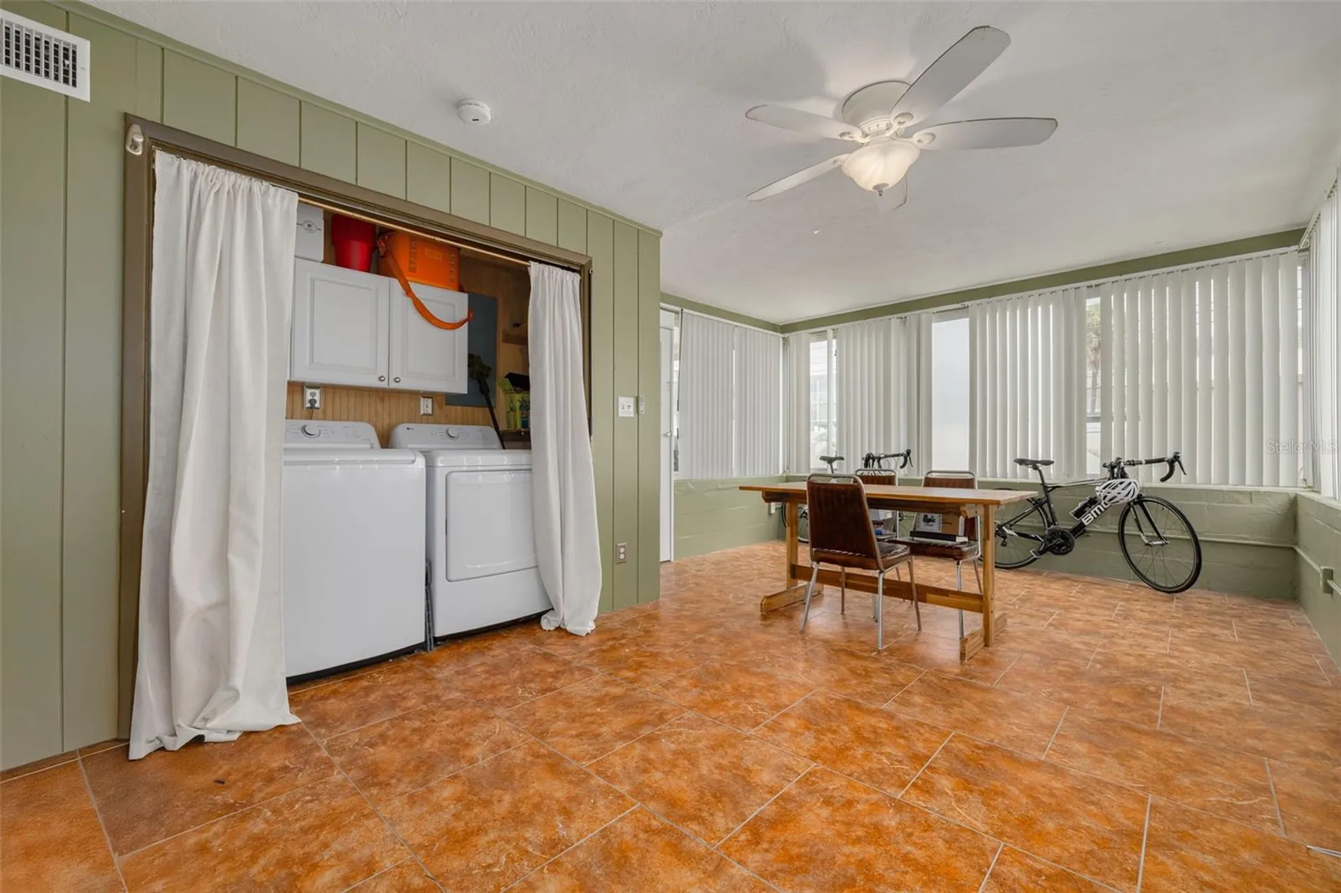 531 75th Avenue N St Petersburg FL 33702