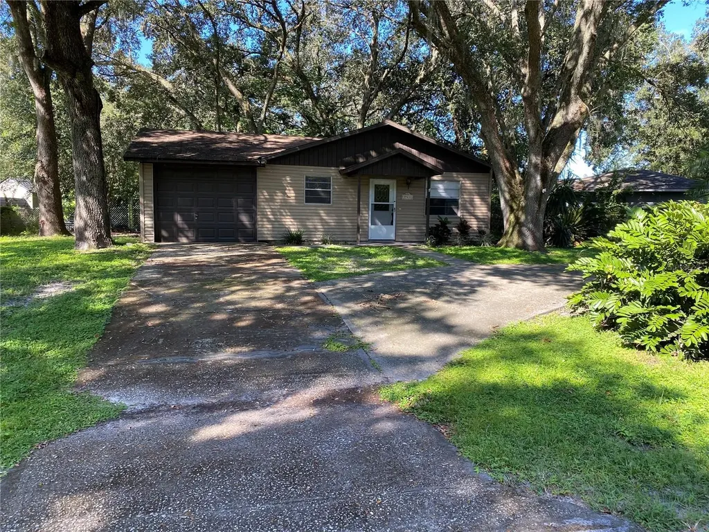 39648 Meadowood Loop Zephyrhills FL 33542