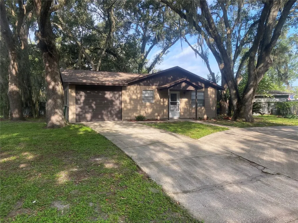 39648 Meadowood Loop Zephyrhills FL 33542