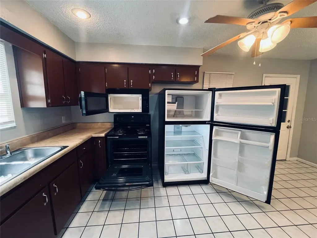 39648 Meadowood Loop Zephyrhills FL 33542