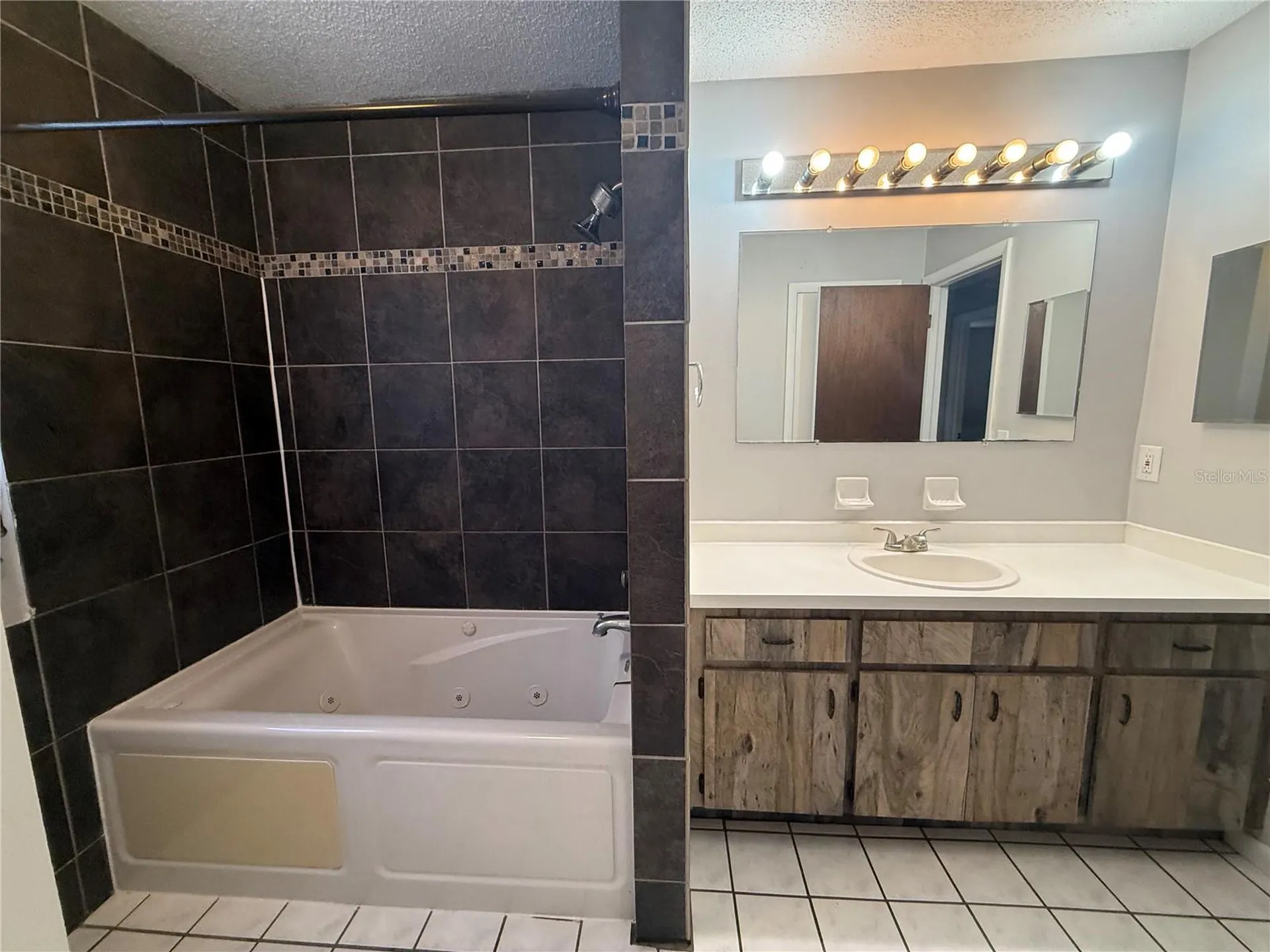 39648 Meadowood Loop Zephyrhills FL 33542