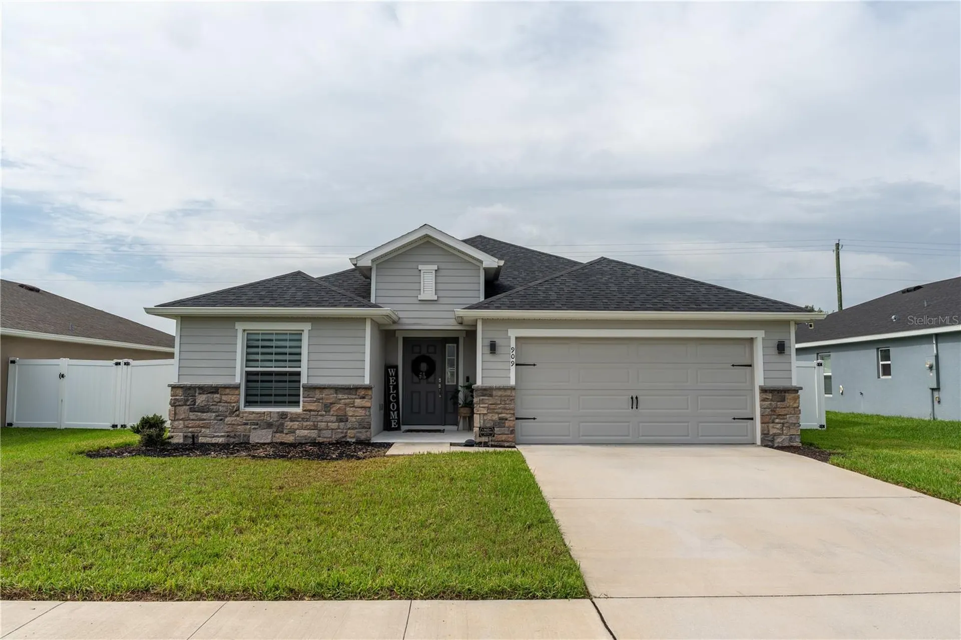 909 Montgomery Lane Polk City FL 33868