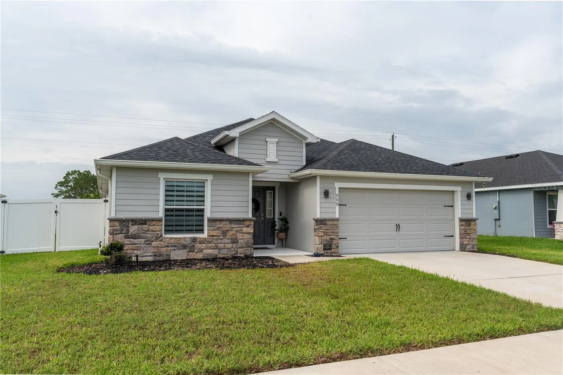 909 Montgomery Lane Polk City FL 33868