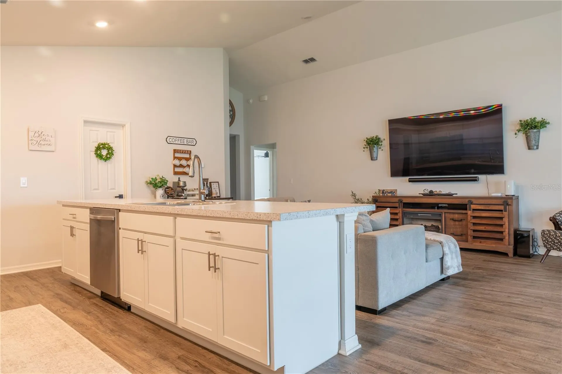 909 Montgomery Lane Polk City FL 33868