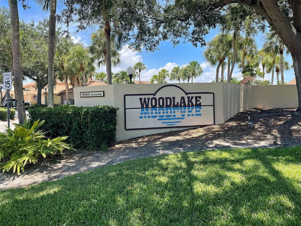2004 Longpointe Circle Venice FL 34293