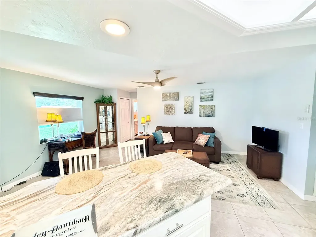 305 W Delaware Street Tavares FL 32778