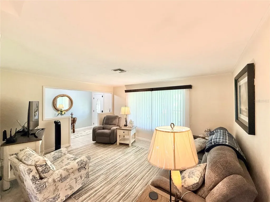 305 W Delaware Street Tavares FL 32778