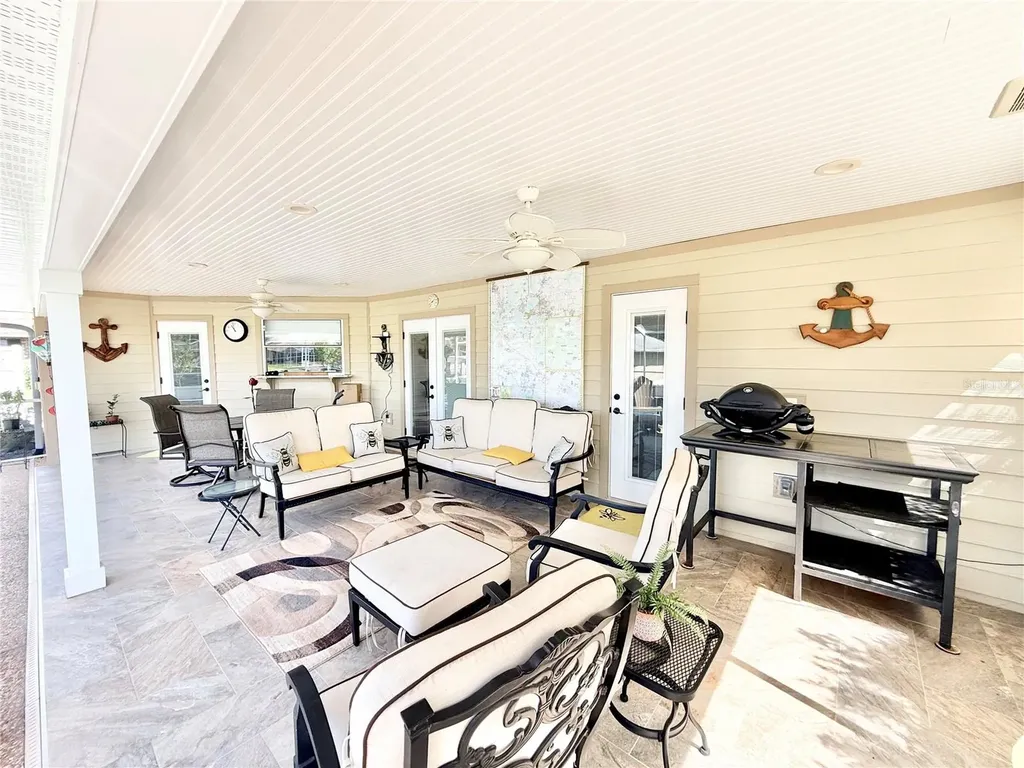 305 W Delaware Street Tavares FL 32778