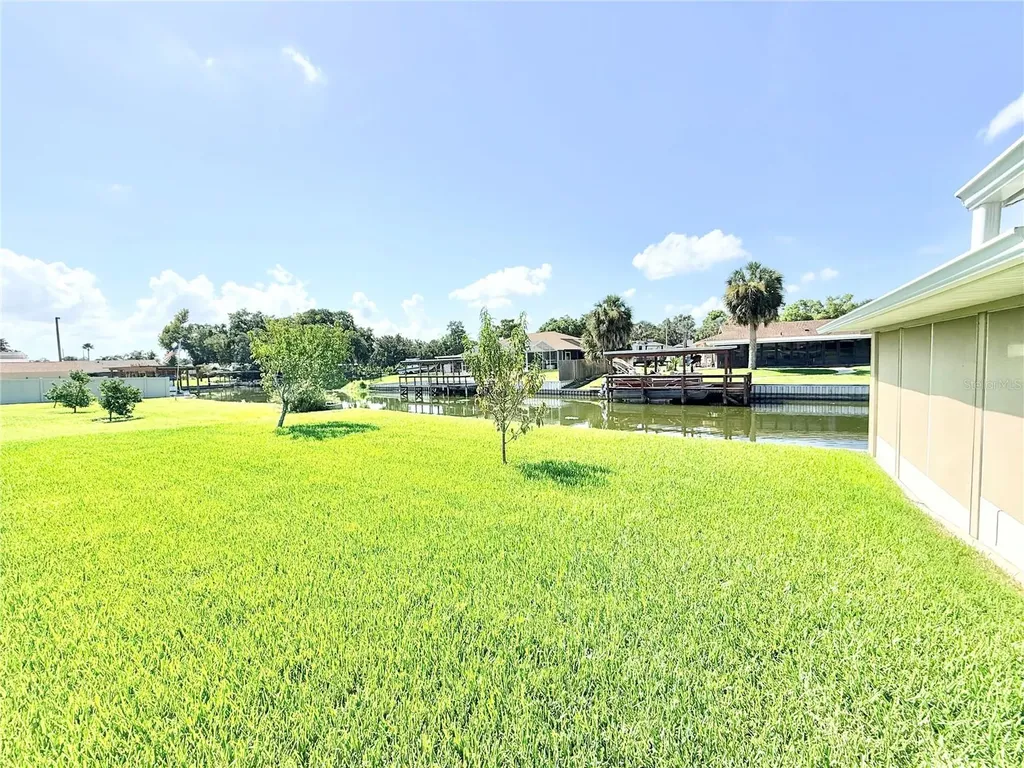 305 W Delaware Street Tavares FL 32778