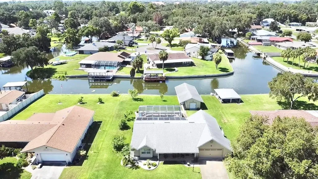 305 W Delaware Street Tavares FL 32778