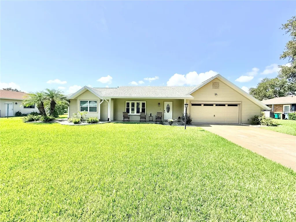 305 W Delaware Street Tavares FL 32778