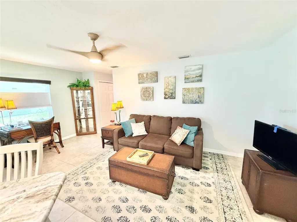 305 W Delaware Street Tavares FL 32778