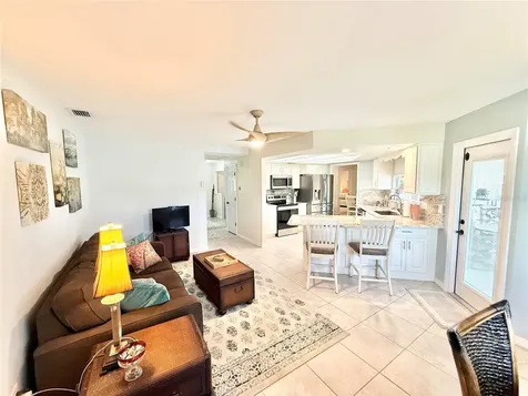 305 W Delaware Street Tavares FL 32778