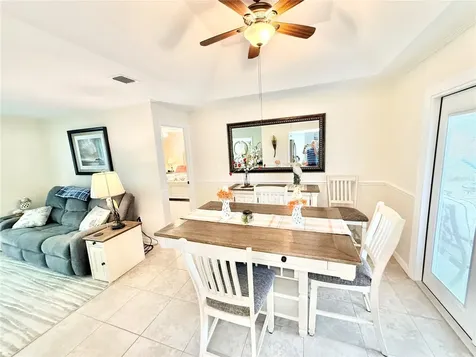 305 W Delaware Street Tavares FL 32778