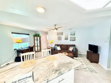 305 W Delaware Street Tavares FL 32778