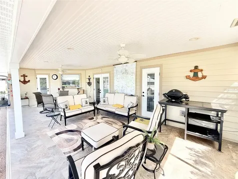 305 W Delaware Street Tavares FL 32778