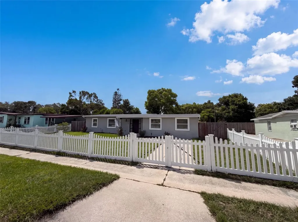 2242 E Dana Drive Deltona FL 32738