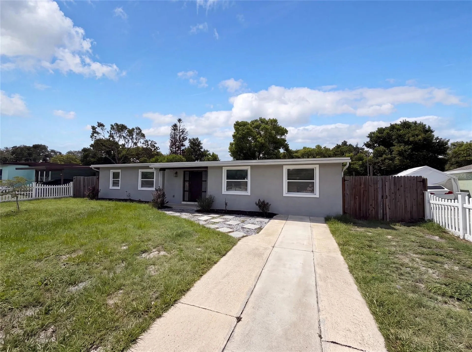 2242 E Dana Drive Deltona FL 32738