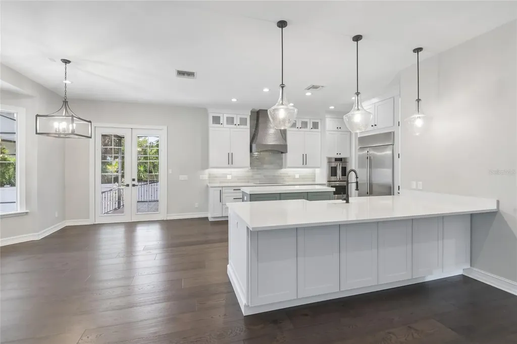 5105 W Neptune Way Tampa FL 33609