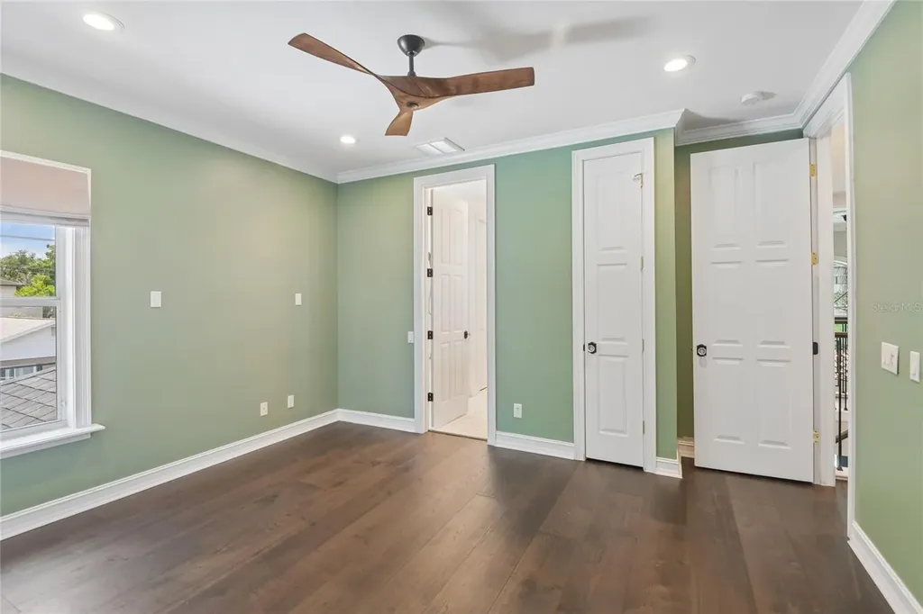 5105 W Neptune Way Tampa FL 33609
