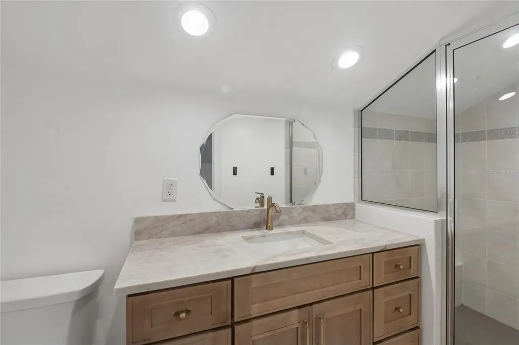 5105 W Neptune Way Tampa FL 33609
