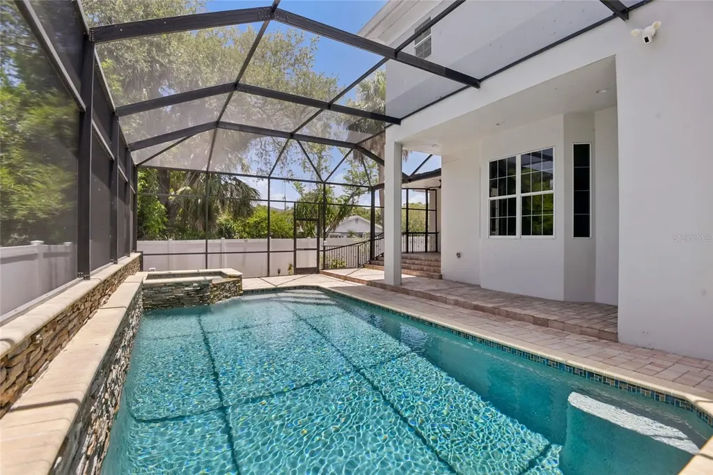 5105 W Neptune Way Tampa FL 33609