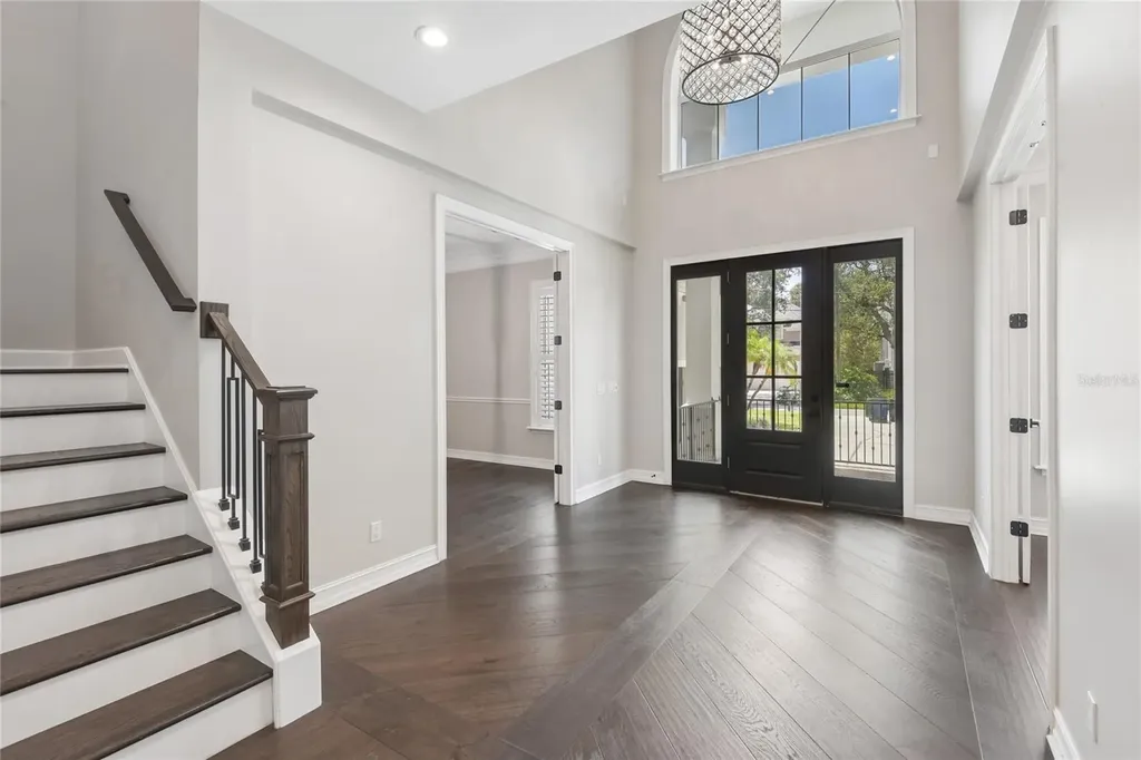 5105 W Neptune Way Tampa FL 33609