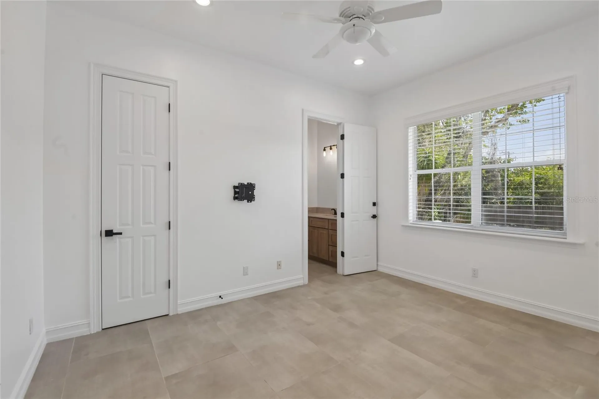 5105 W Neptune Way Tampa FL 33609