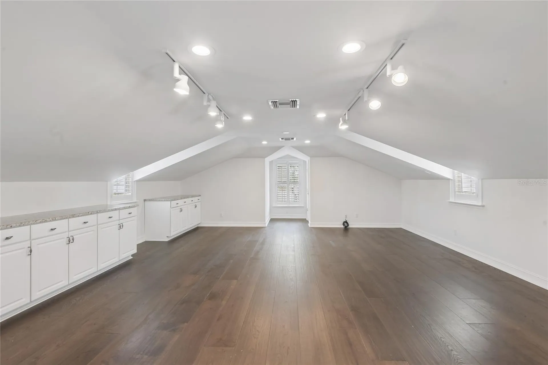 5105 W Neptune Way Tampa FL 33609