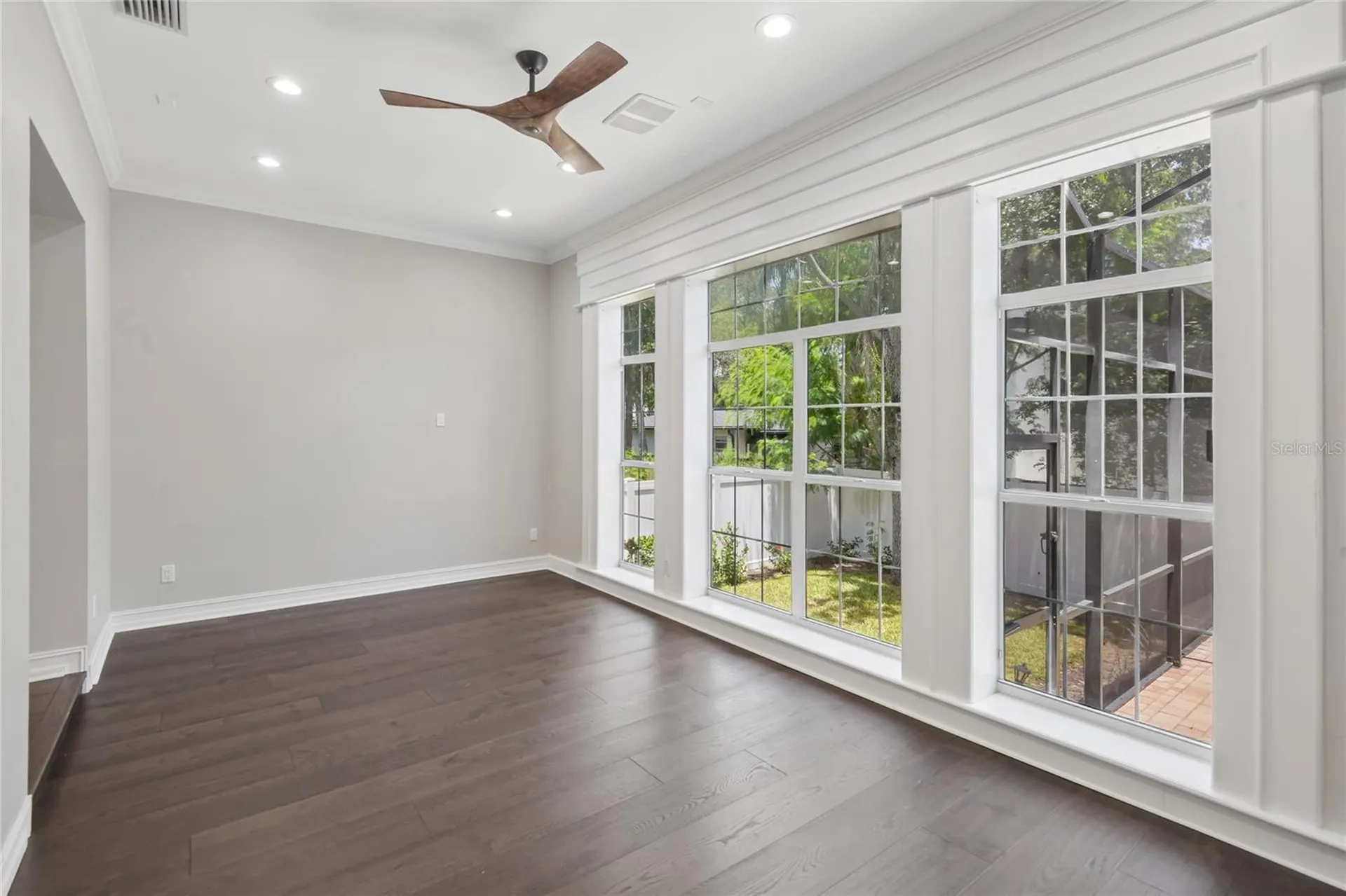 5105 W Neptune Way Tampa FL 33609