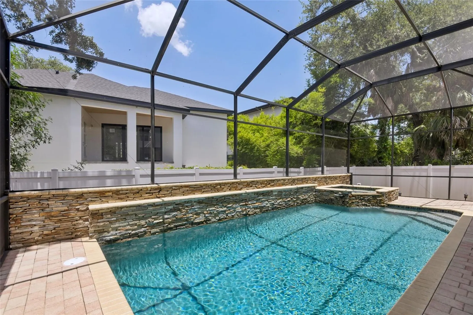 5105 W Neptune Way Tampa FL 33609