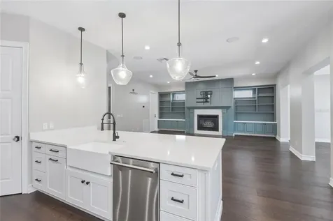 5105 W Neptune Way Tampa FL 33609