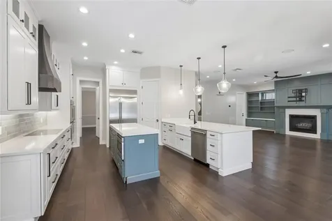 5105 W Neptune Way Tampa FL 33609