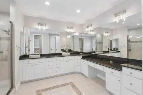 5105 W Neptune Way Tampa FL 33609