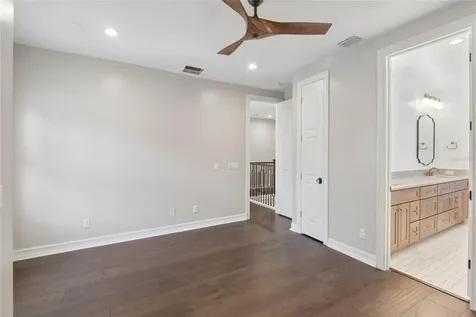 5105 W Neptune Way Tampa FL 33609