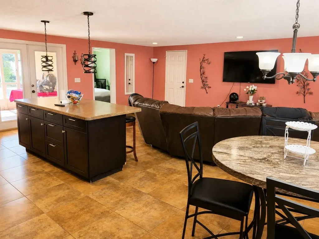 2232 Selkirk Street Valrico FL 33594