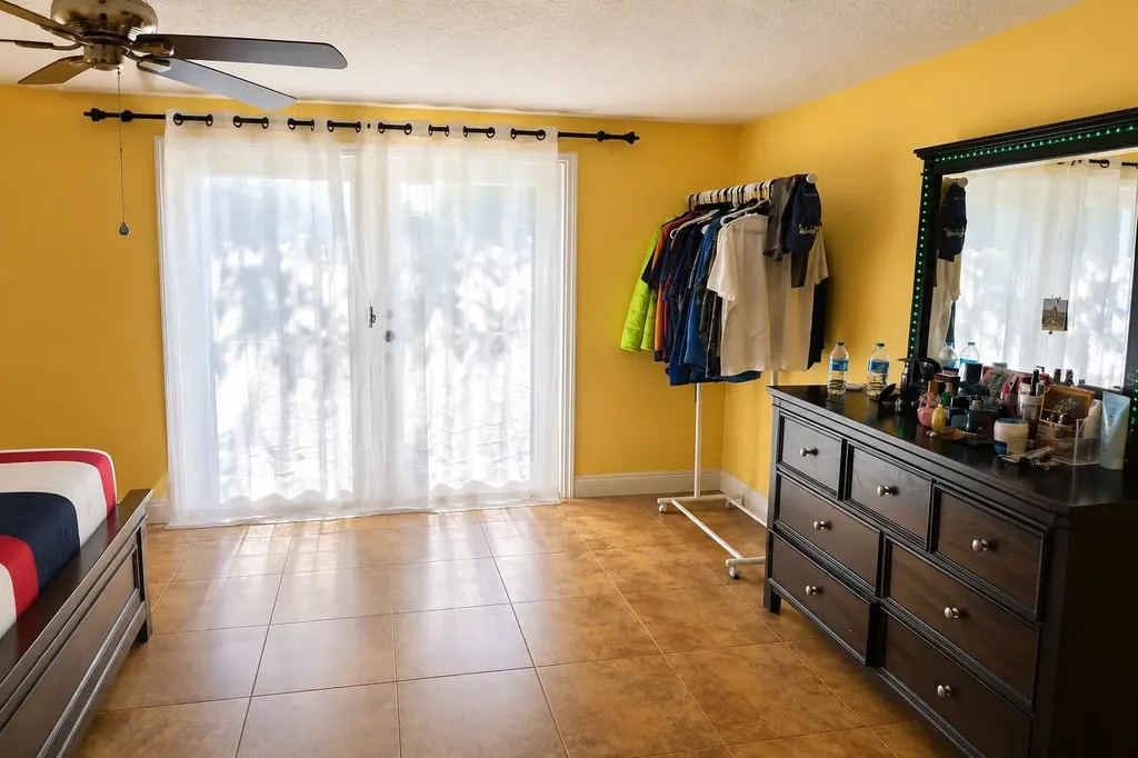 2232 Selkirk Street Valrico FL 33594