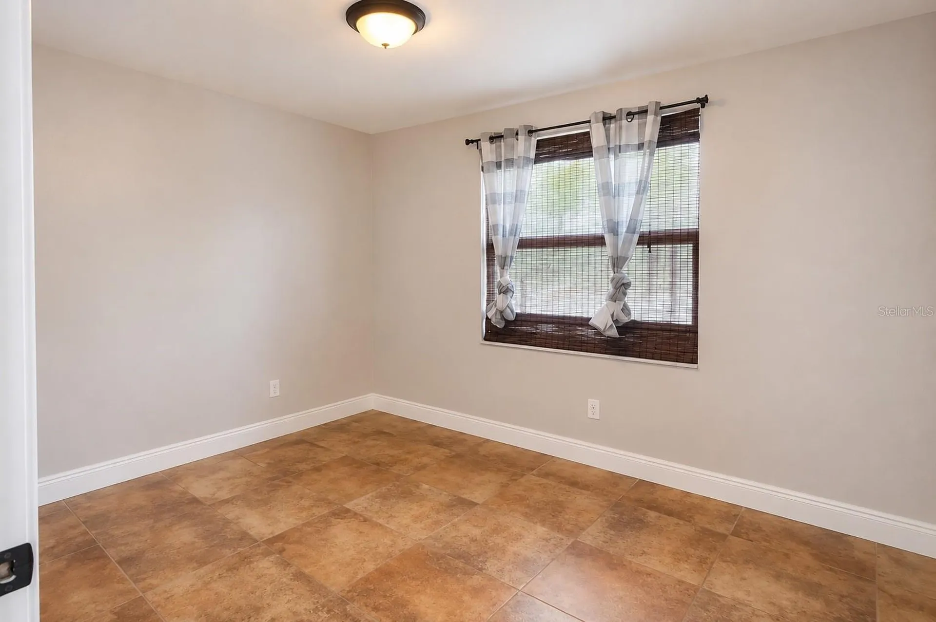 2232 Selkirk Street Valrico FL 33594
