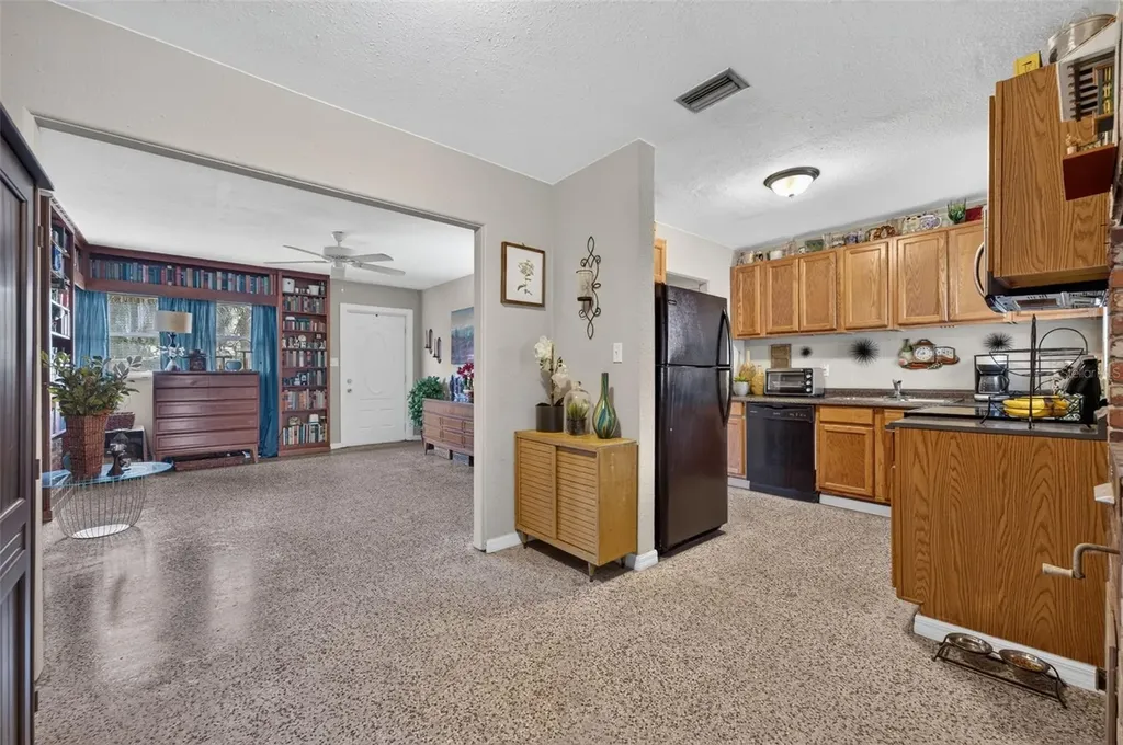 224 W Pierce Avenue Orlando FL 32809